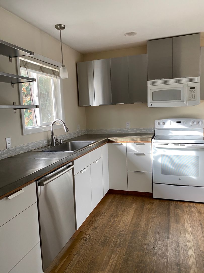 The Dalles House: 705 W 13th St.