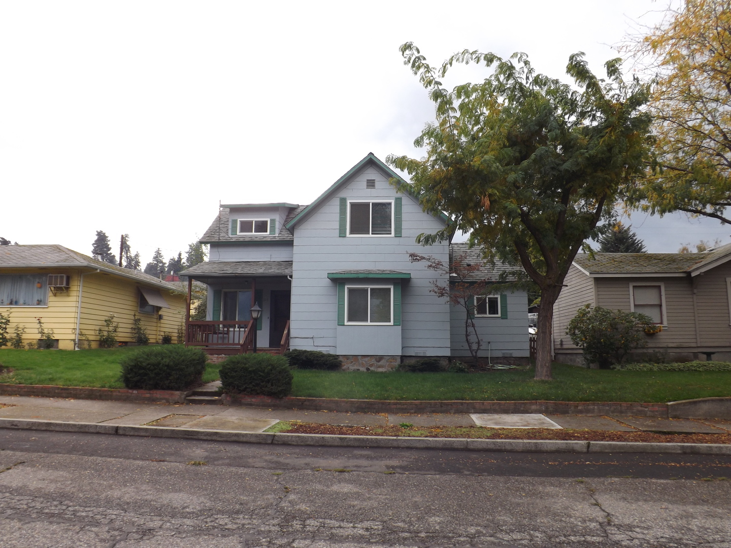 The Dalles House: 614 W 12th St.