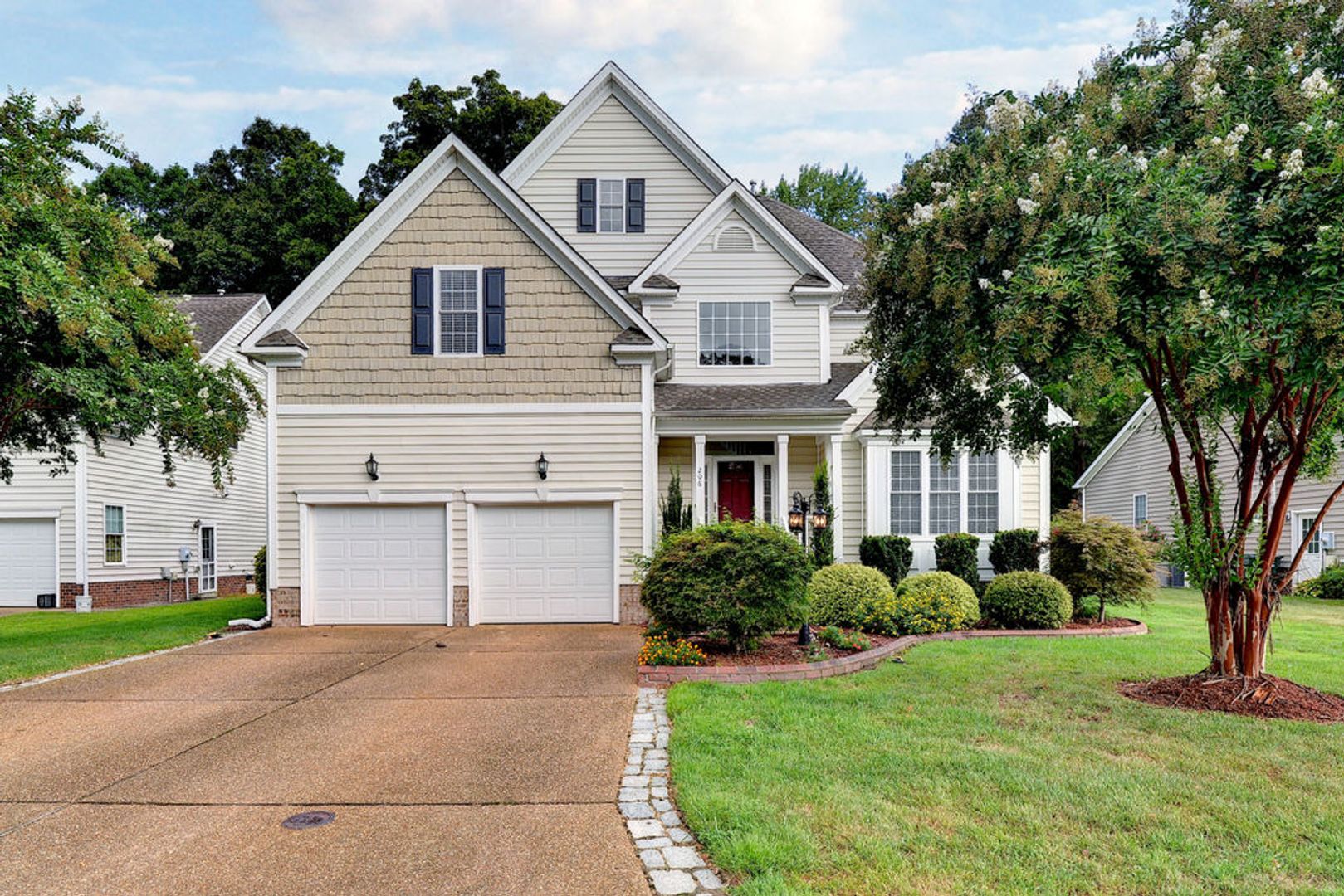 Yorktown House: 206 Estons Run