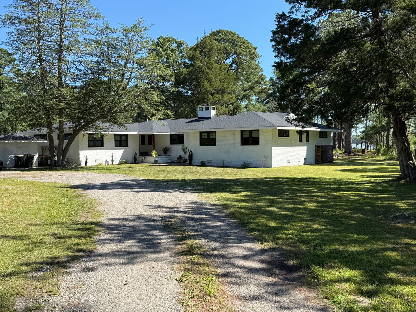 Yorktown House: 305 Ship Point Road