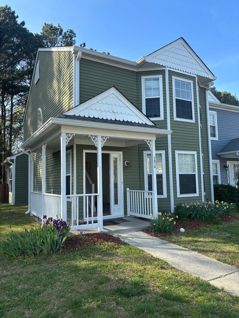 Yorktown House: 107 A Heather Way