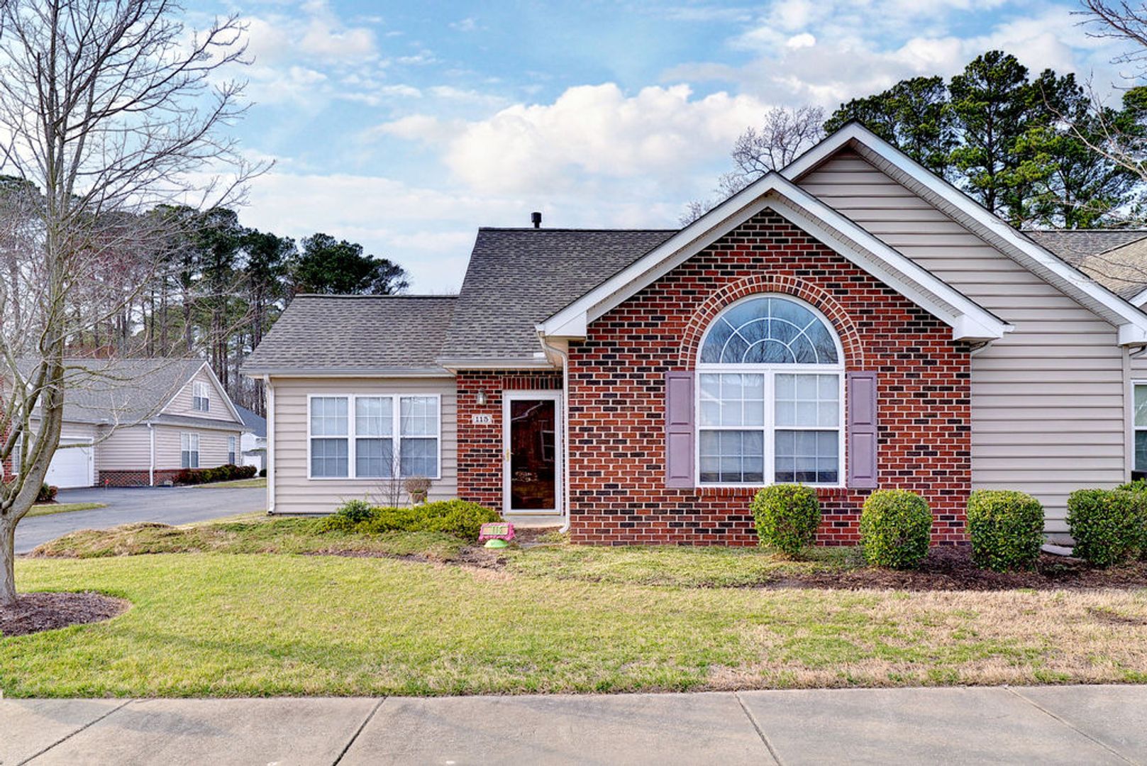 Yorktown House: 115 Hautz Way