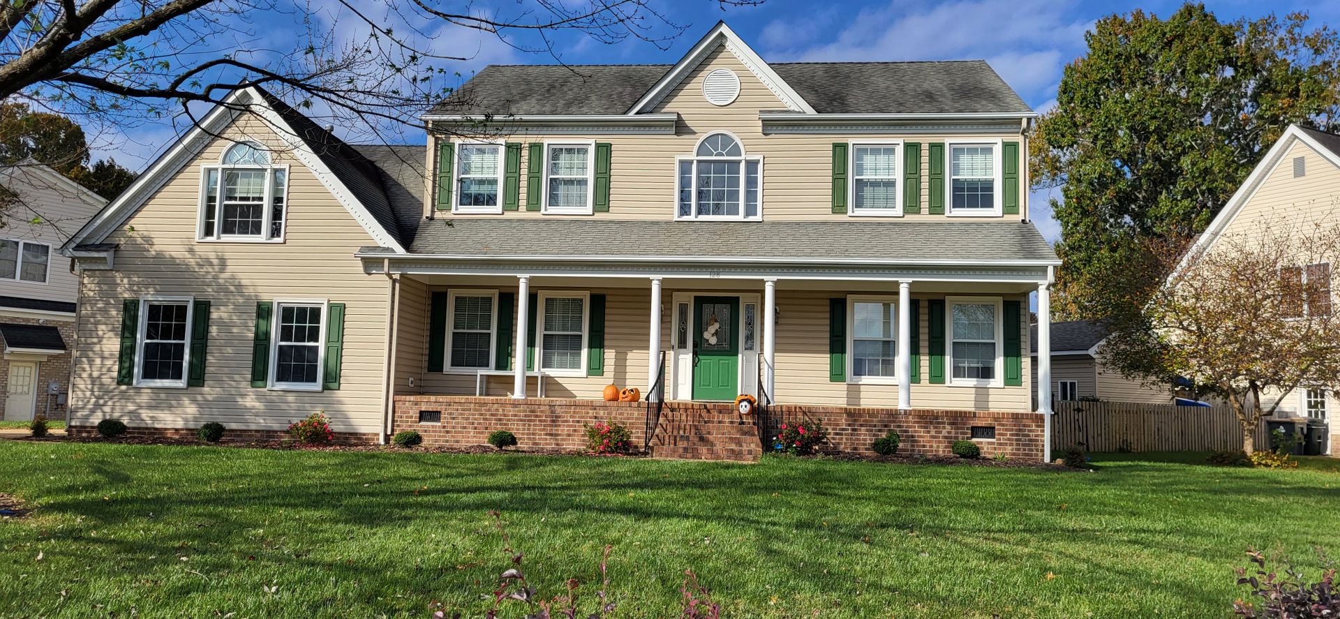 Yorktown House: 128 Rockmor Ln