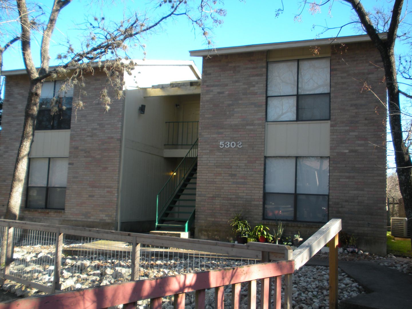Austin Apartment: 5303 Saint Georges Green