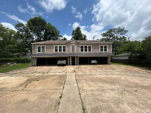 1 Bedroom 1 Bath Garage Apartment in Highland Available