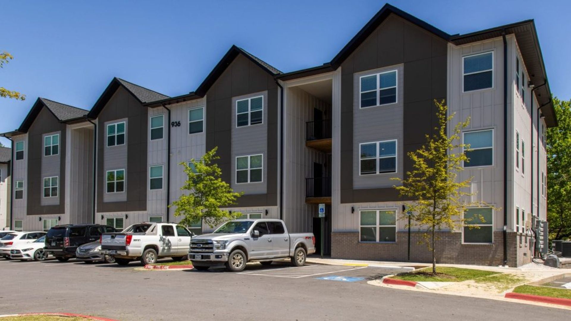 Fayetteville Apartment: 936 and 944 N Willis