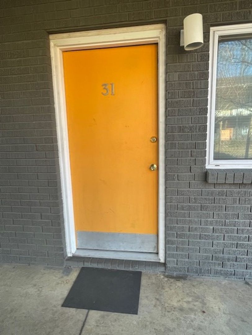 Fayetteville Apartment: 1211 North Leverett