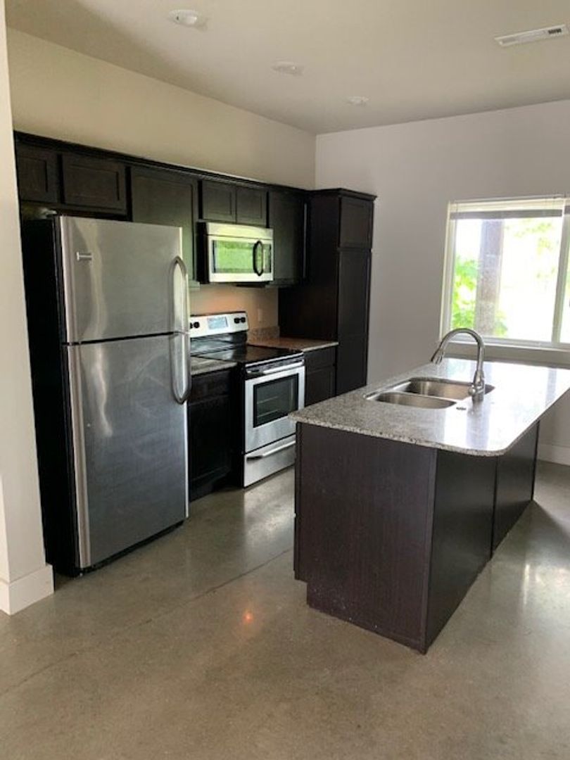 Fayetteville Apartment: 303/307 E Appleby Road