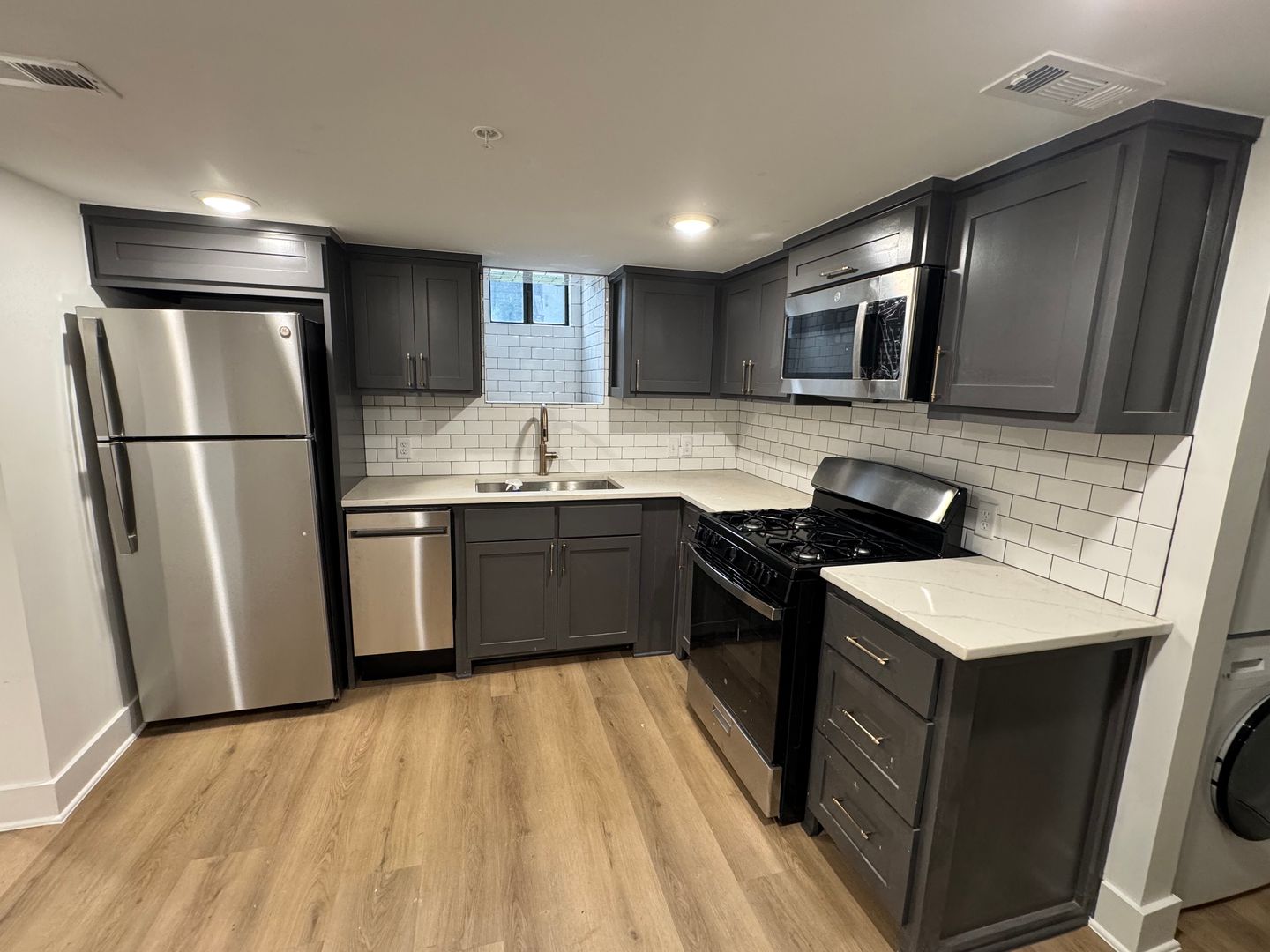 Fayetteville Apartment: 219 W Meadow