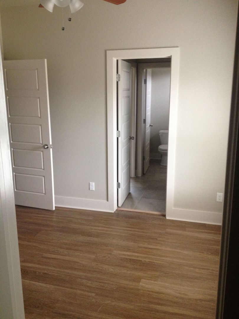 Fayetteville Apartment: 2732 & 2734 West Wildwood Drive