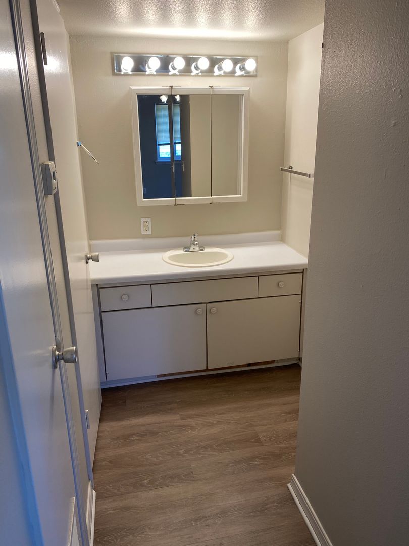 Fayetteville Apartment: 1211 North Leverett