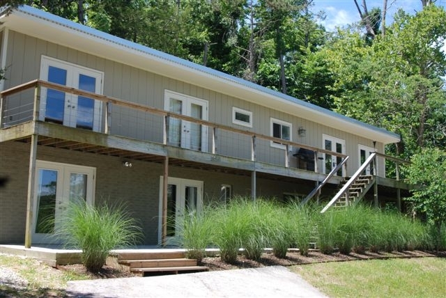 Rogers House: 8050 Rockwood Lane