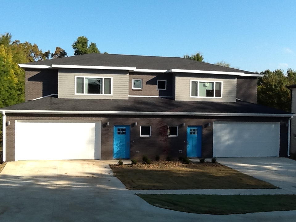 Fayetteville Apartment: 2748 & 2750 West Wildwood Drive