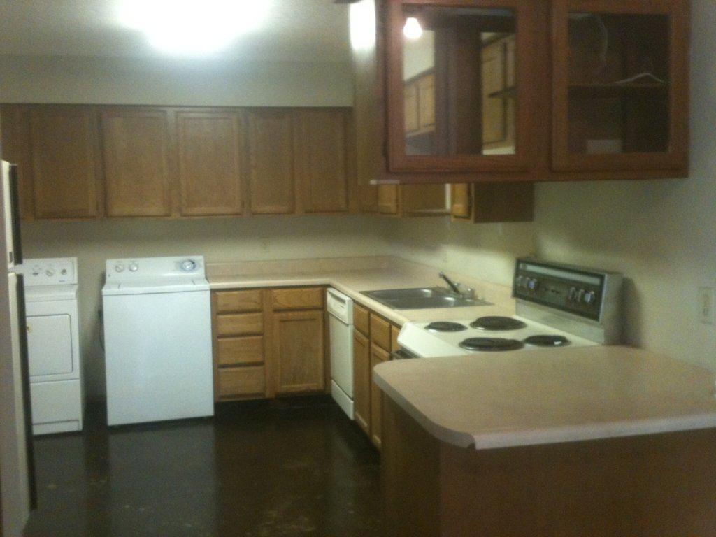 Fayetteville Apartment: 958-960 North Lancelot Avenue