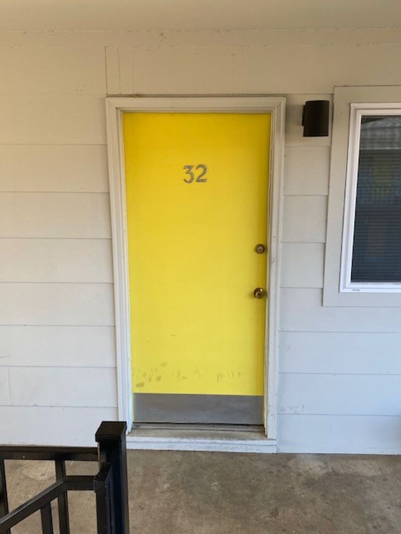 Fayetteville Apartment: 1211 North Leverett
