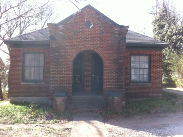 Fayetteville Apartment: 615-617 West Reagan Street