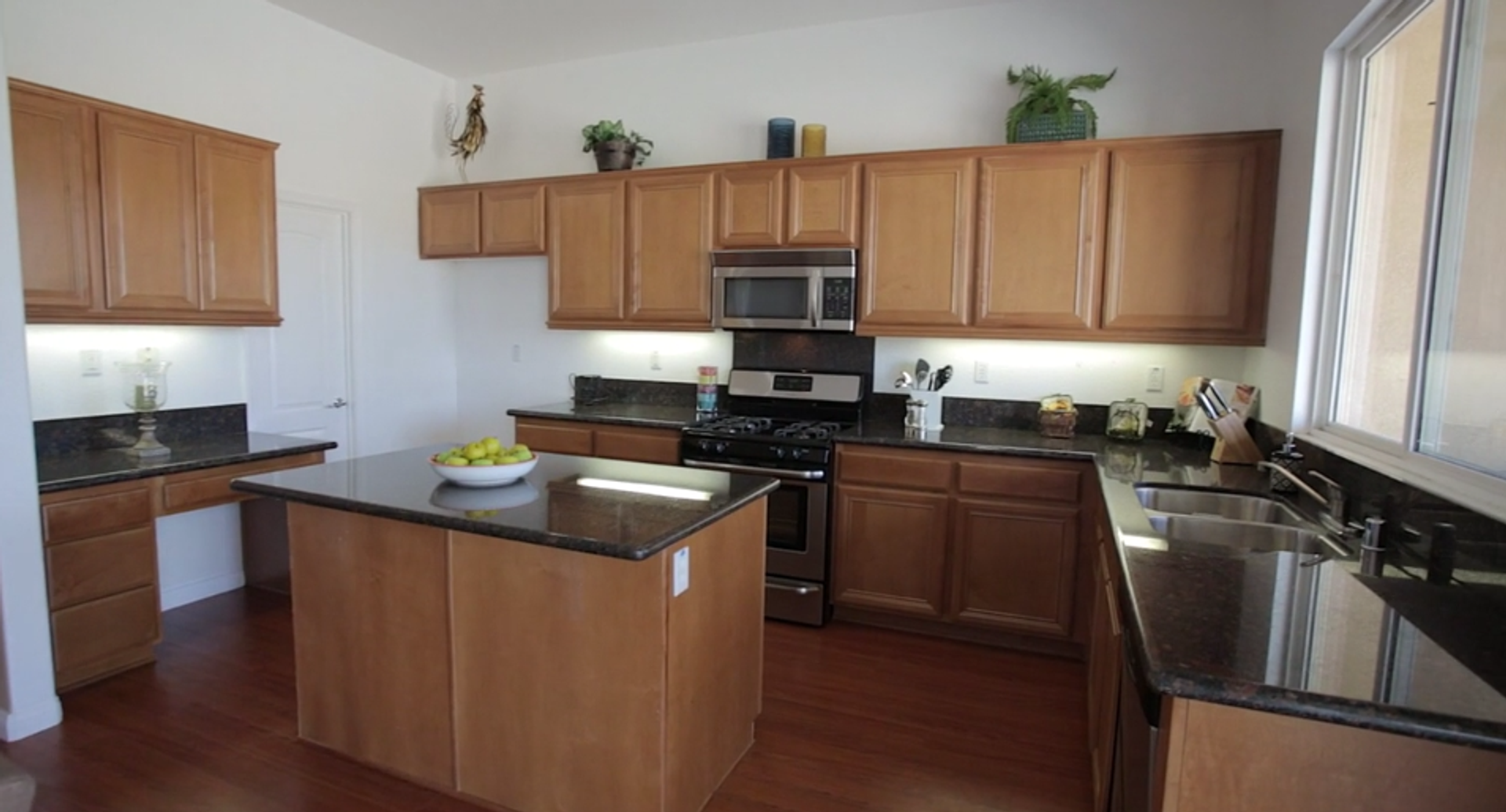 Coachella House: 86-217 Grenache Ln