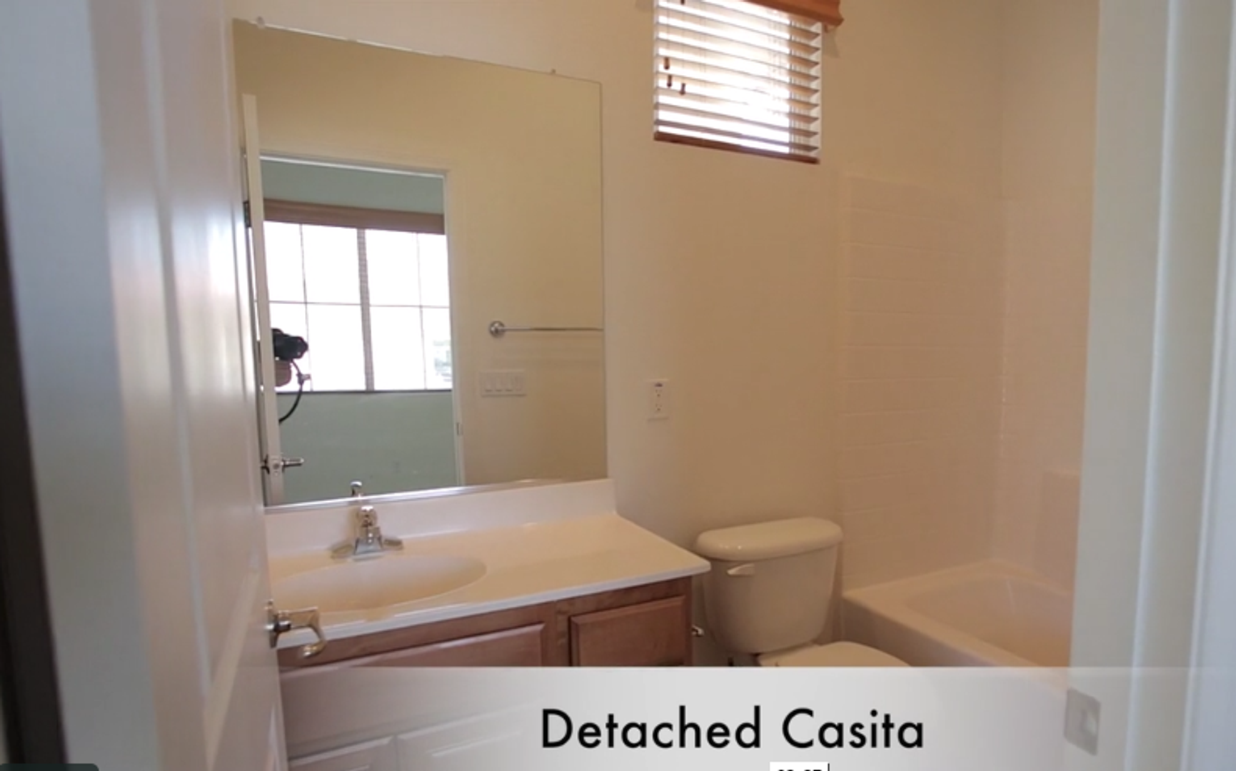 Coachella House: 86242 Pinot Noir Ln