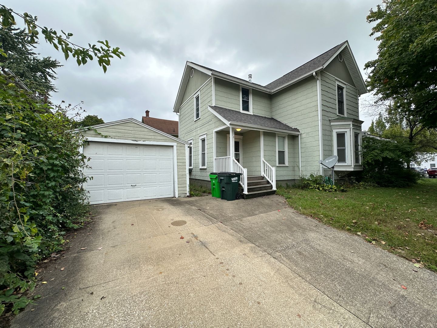 Barberton Apartment: 554 Creedmore Avenue