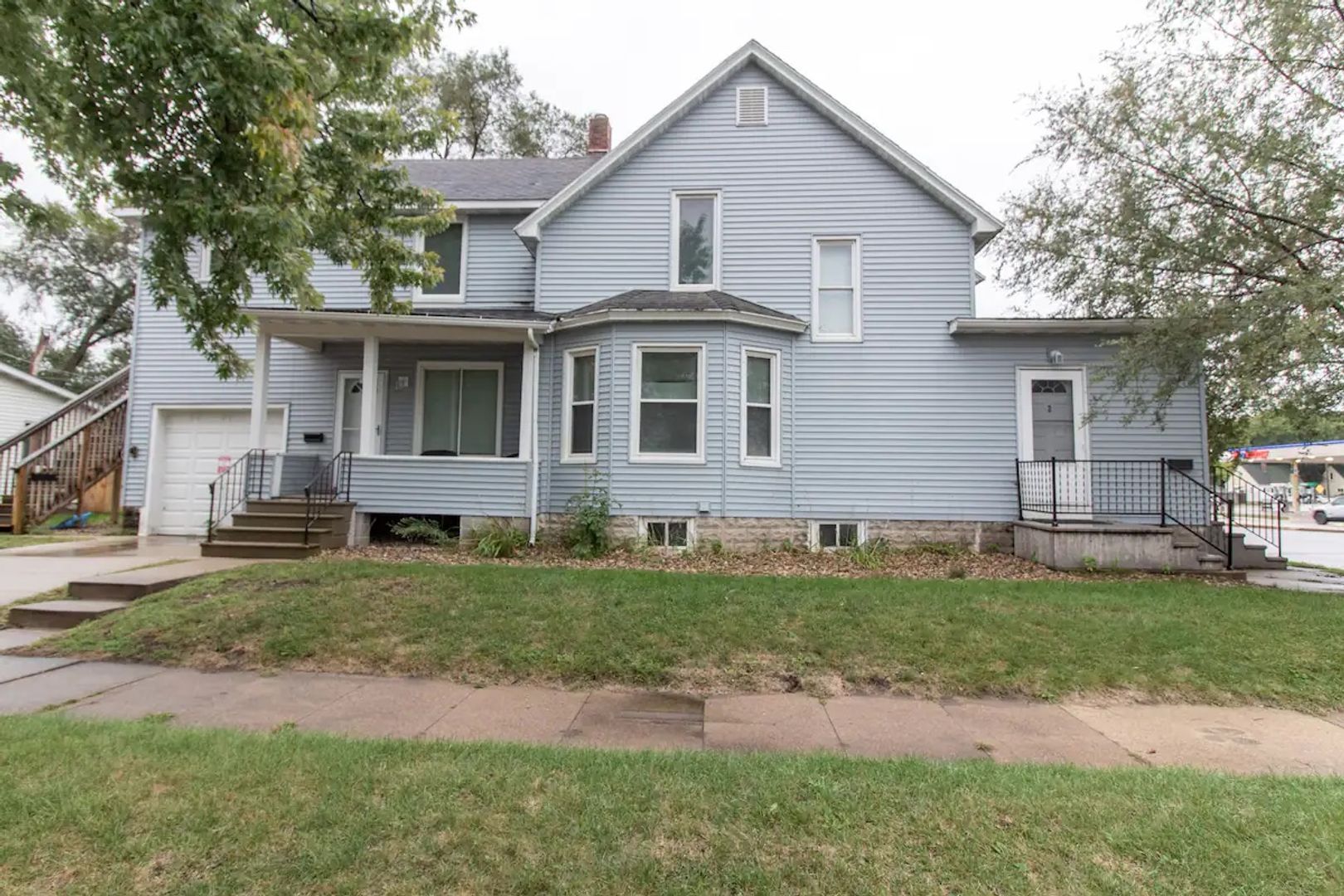 Rochester Apartment: 718 North Broadway Avenue