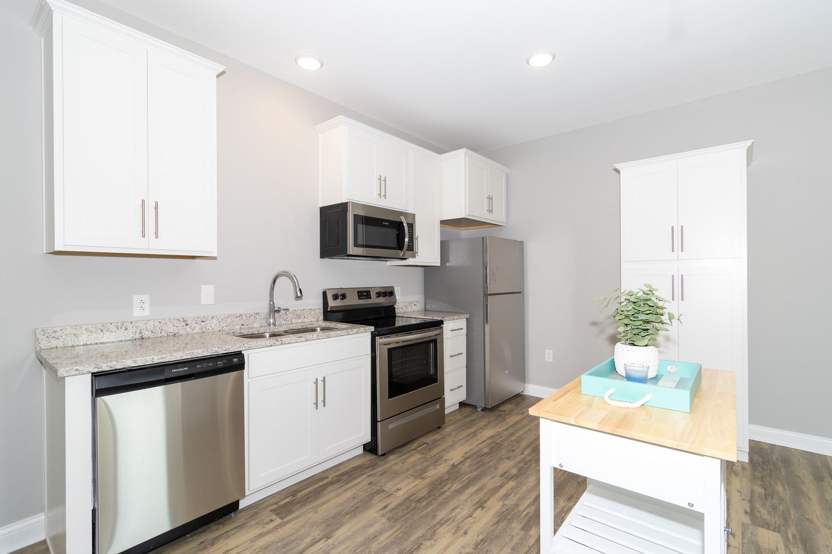 Winchester Apartment: 122 Bellbrook Lane