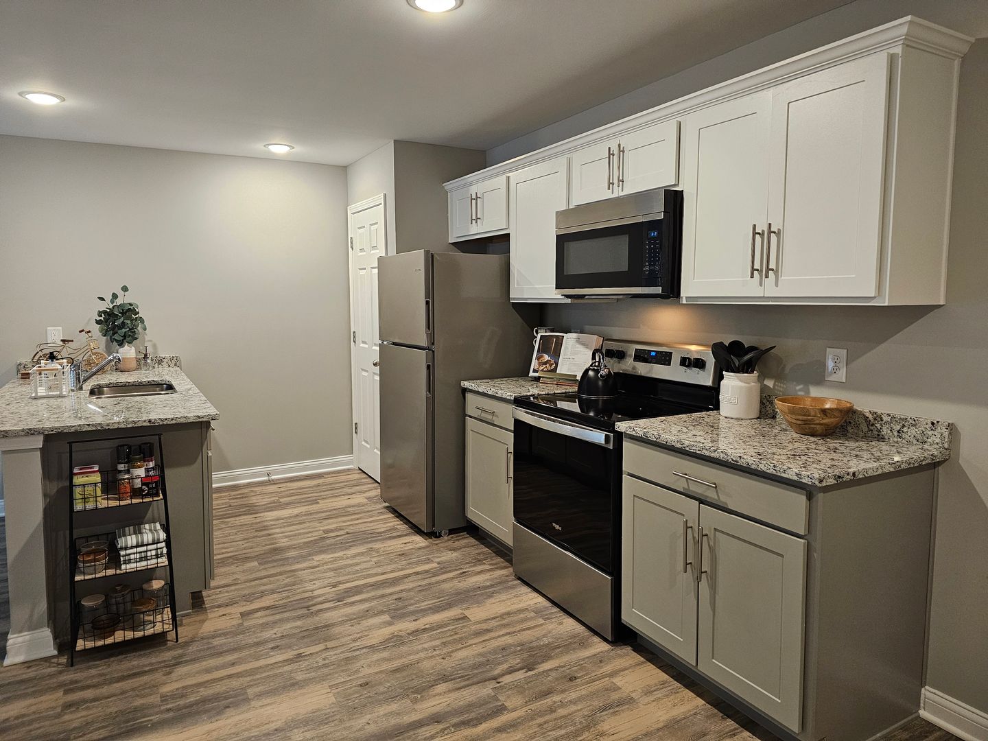 Winchester Apartment: 300 Bellbrook