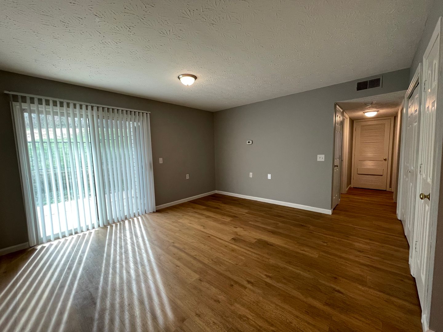 Winchester Apartment: 200 Hubbard Rd