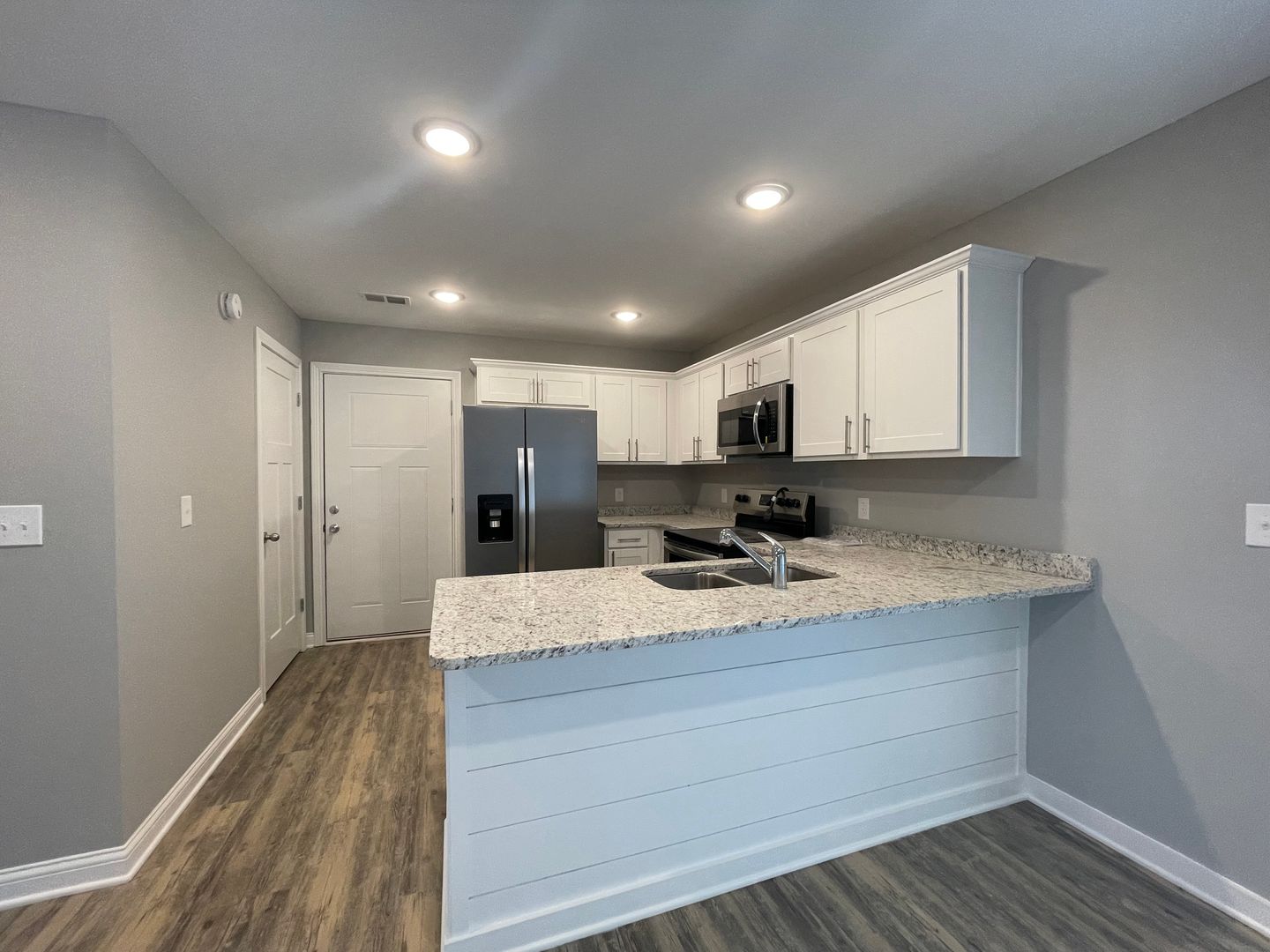 Winchester Apartment: 105/107 Tucker Lane