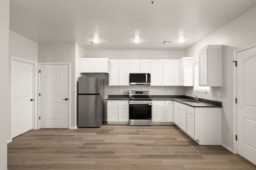 1 BEDROOM 1 BATH – photo 1