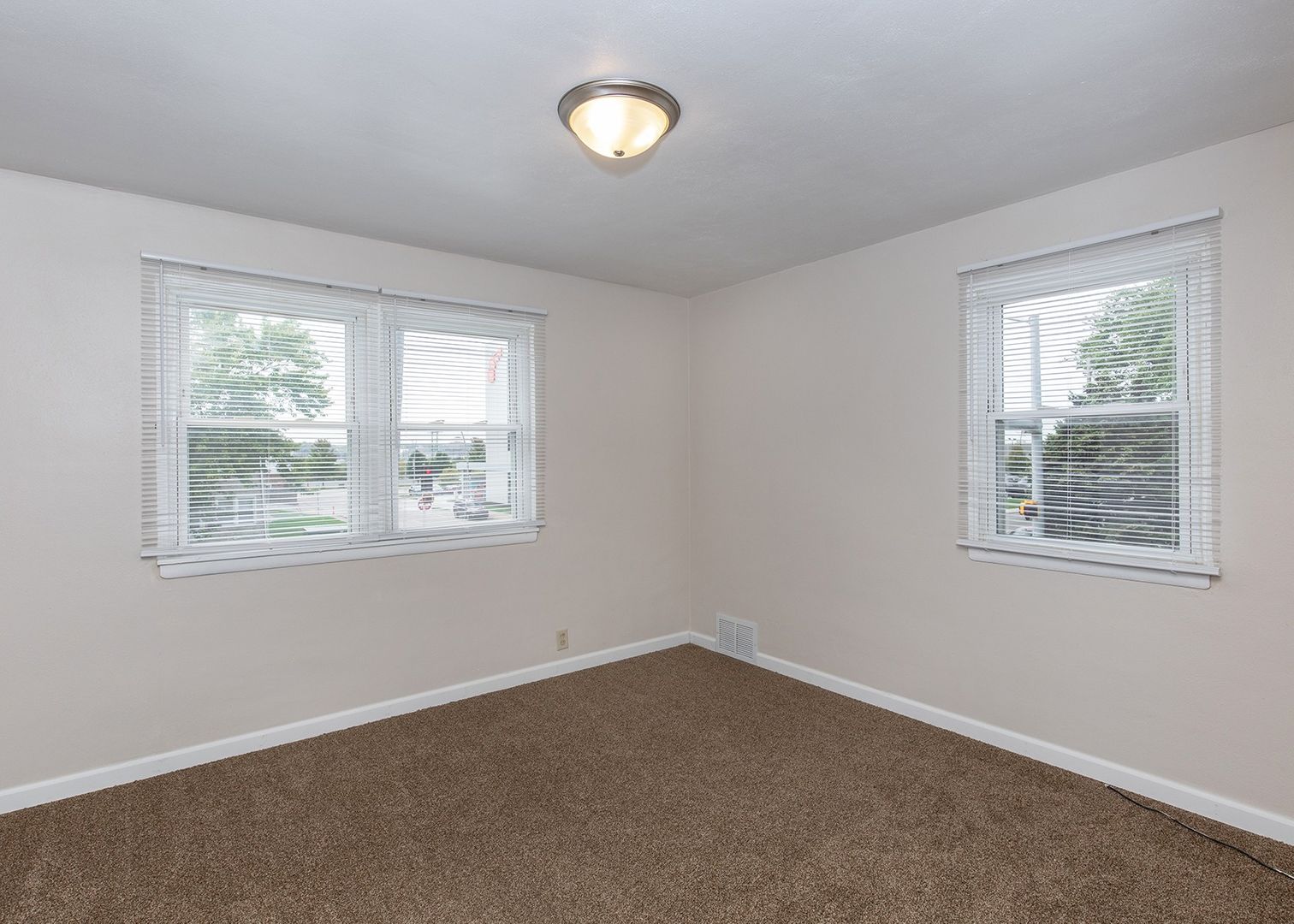 Bettendorf Apartment: 315 21st Street