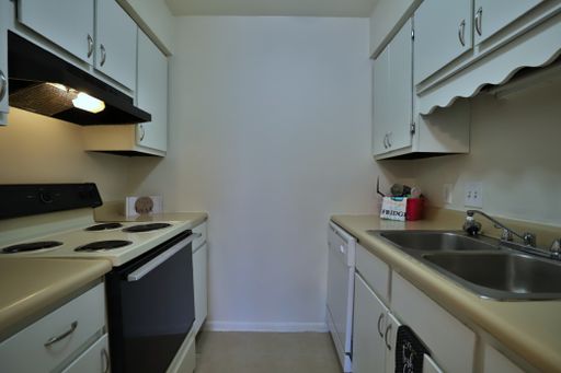 2BD/1.5 Bath - Great Location at a Great Price! – photo 1