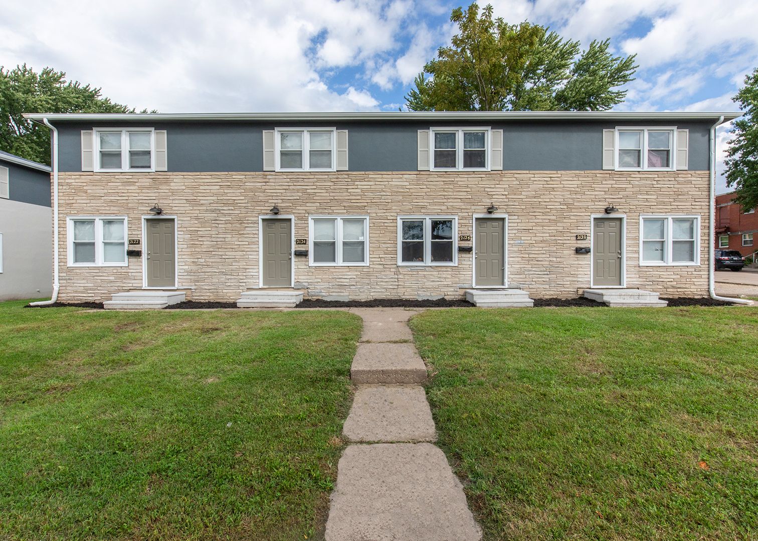 Bettendorf Apartment: 315 21st Street