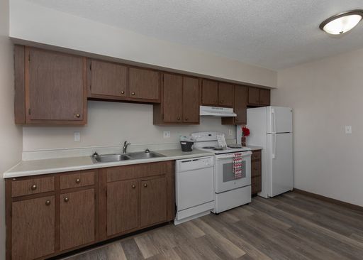 Newly Remodeled 2 bed 1 bath! HEAT included in the RENT!