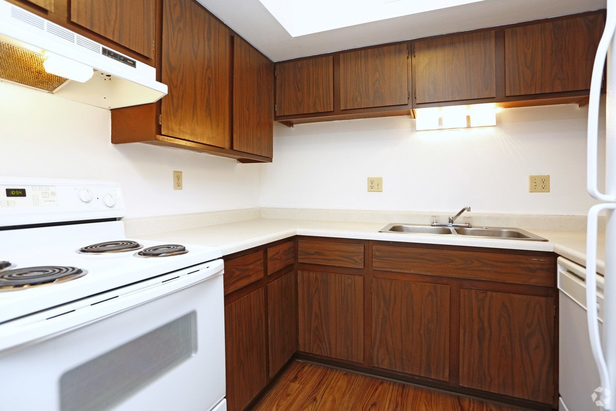 Peoria Apartment: West Crestwood Drive