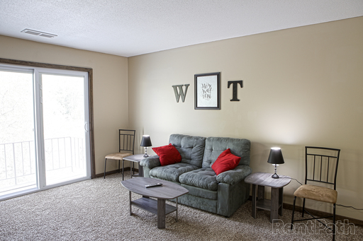 Upgraded 2 bed 1 bath – photo 1