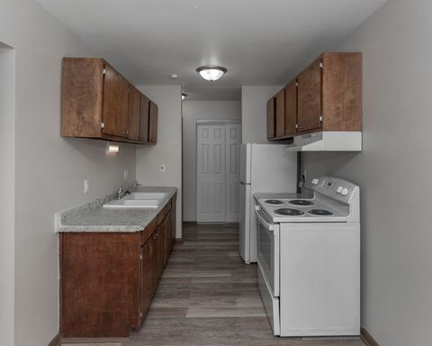 NEWLY REMODELED 2 BED! – photo 1