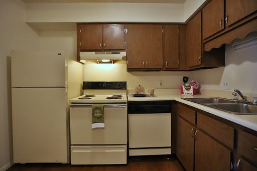 1 bed 1 bath! – photo 1