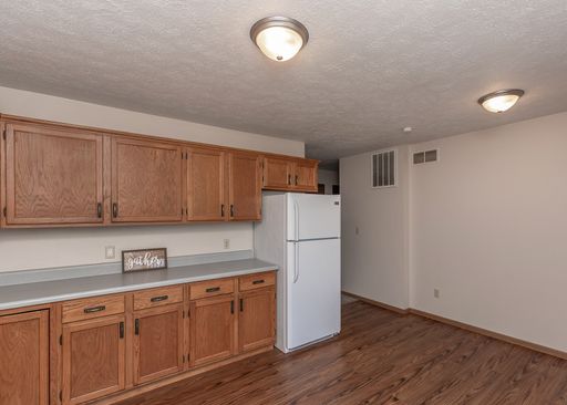 Large 2 BR Apartment in Bettendorf