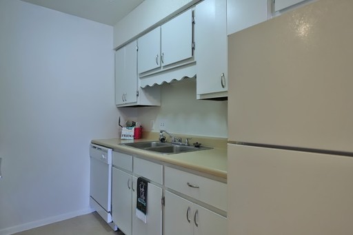 2 Bedroom 1.5 Bathroom – photo 1