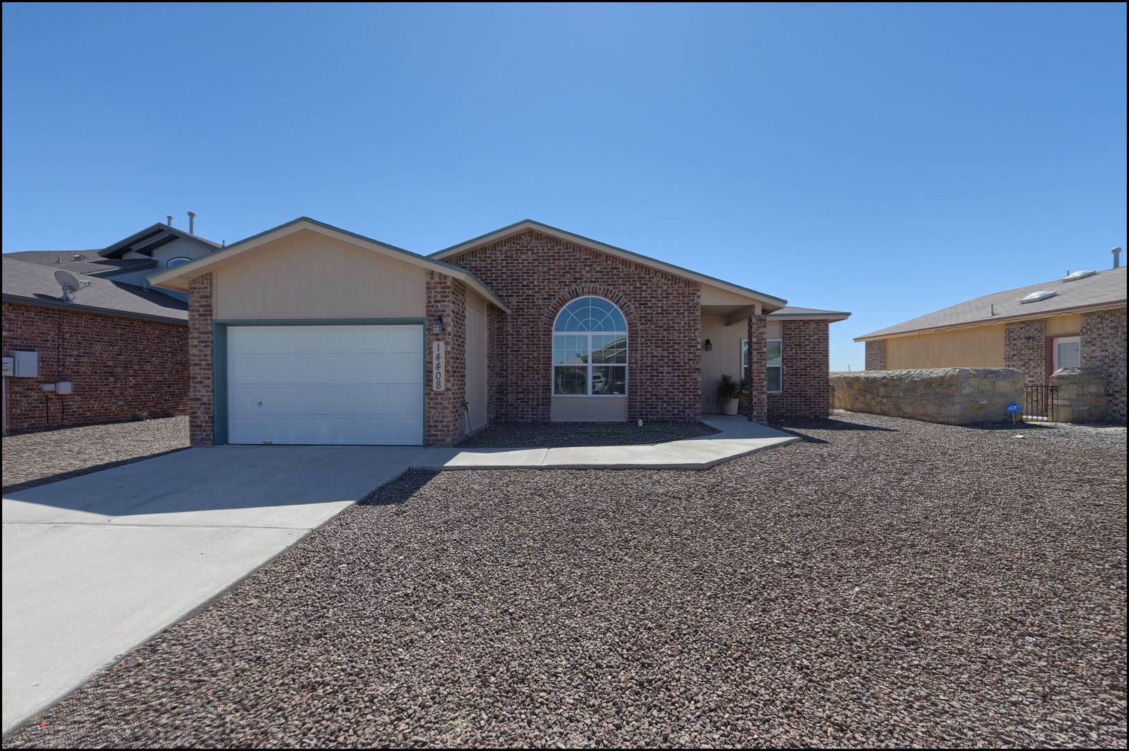 Horizon City House: 14408 Escalera Dr.