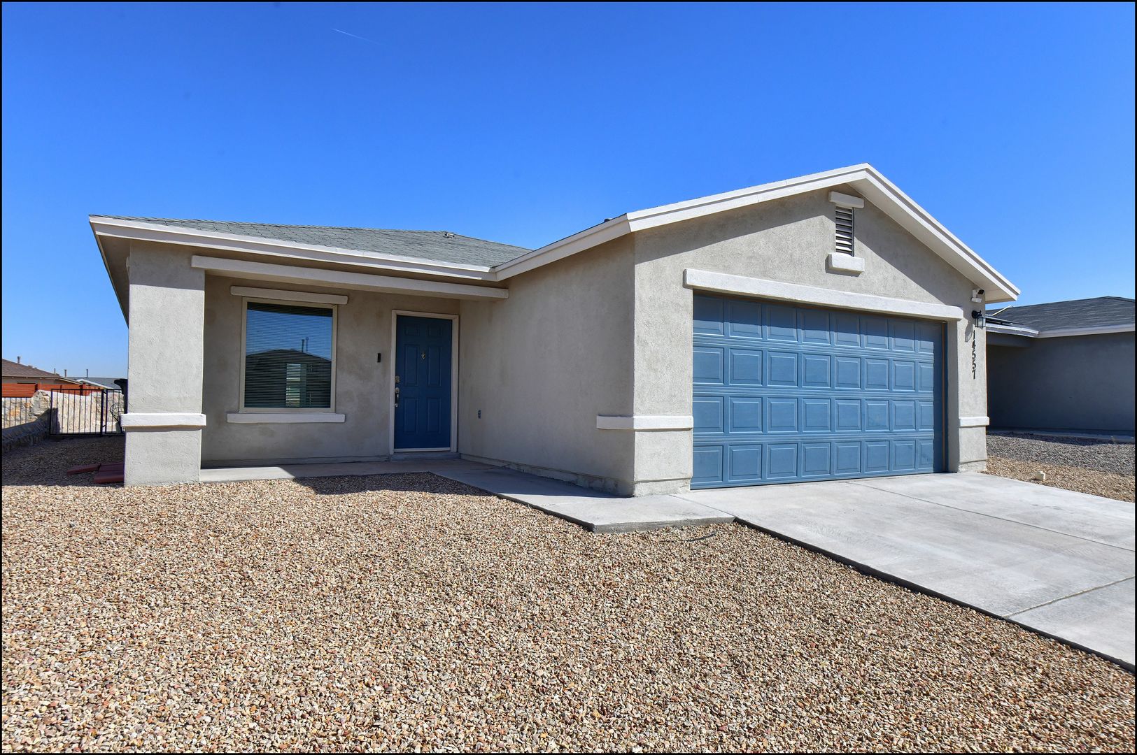 Horizon City House: 14557 Faxon Yucca Ave,