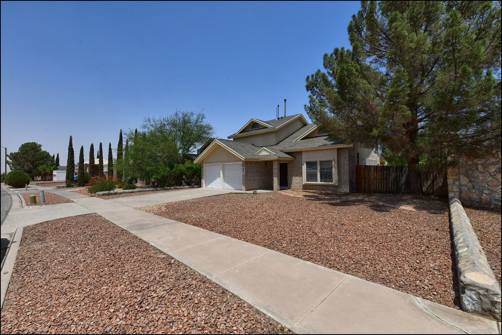 El Paso House: 695 Bluff Canyon
