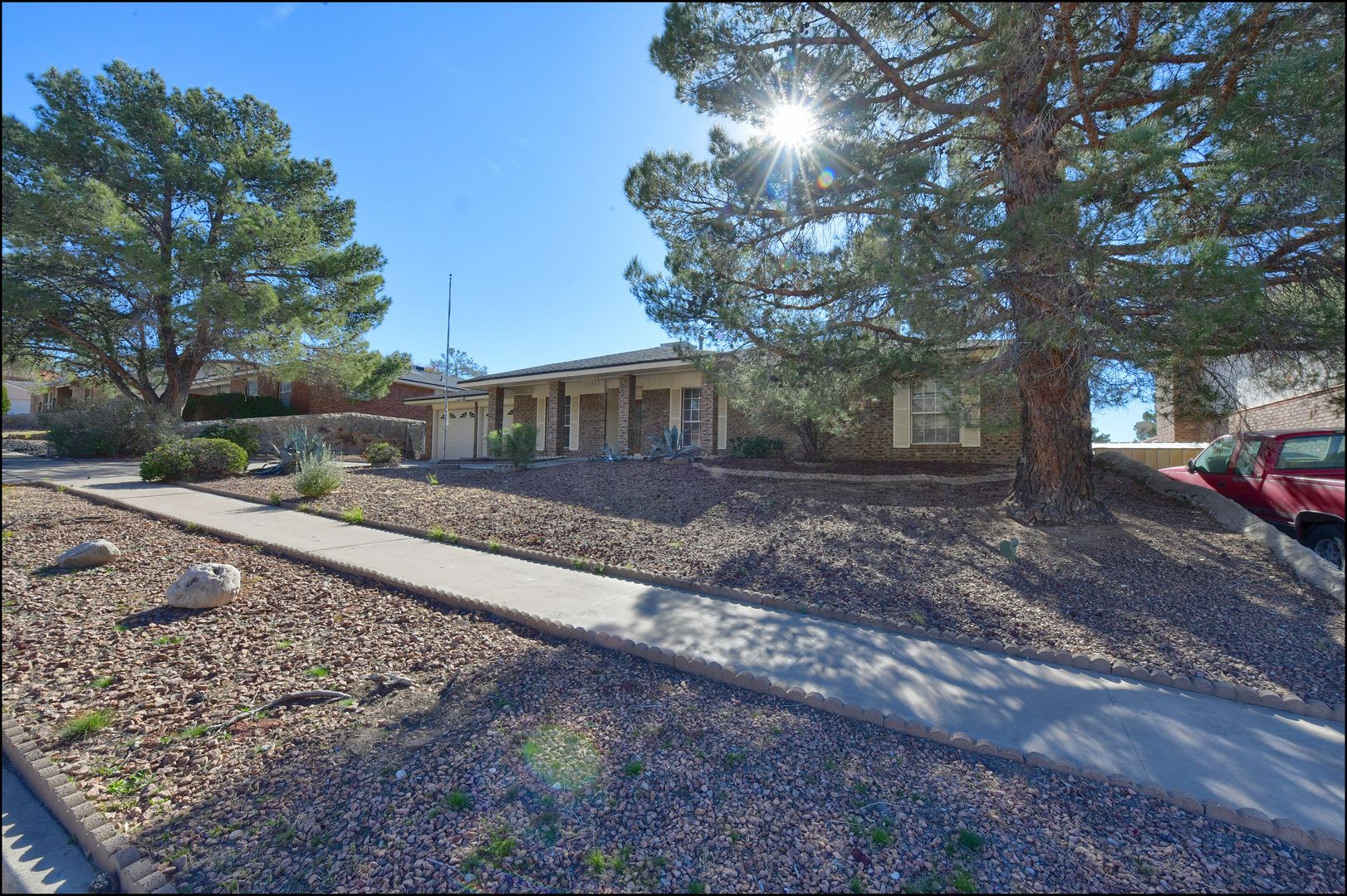 El Paso House: 6516 Cortesano