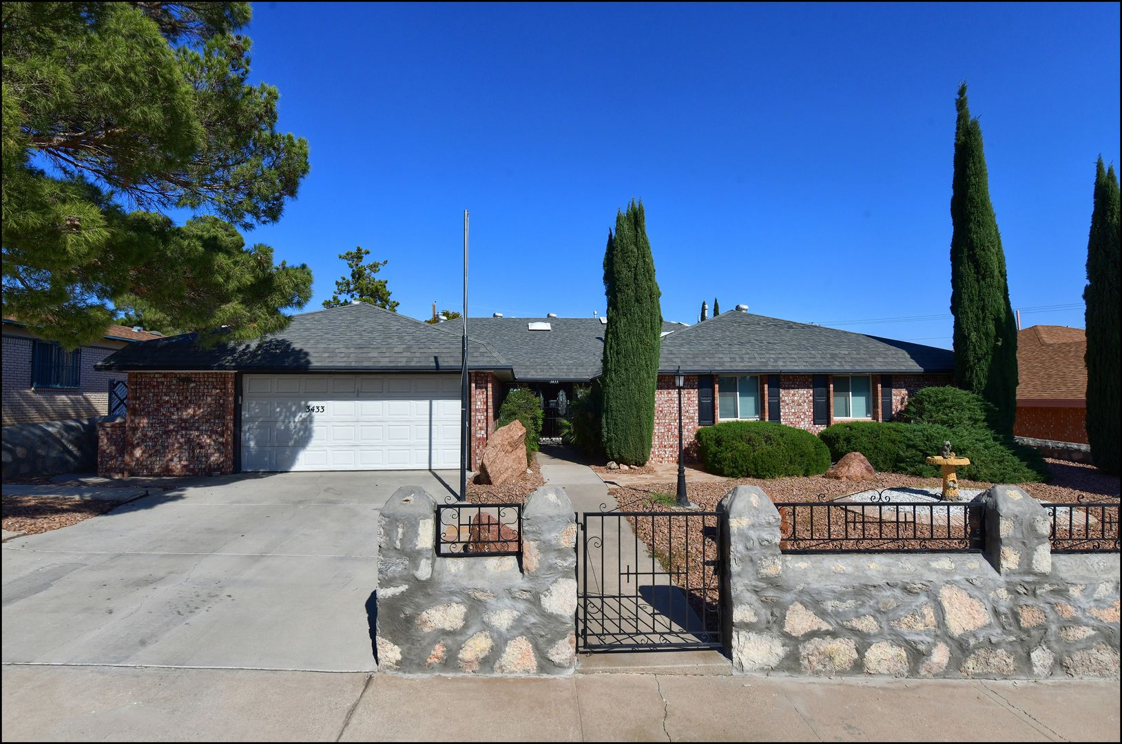 El Paso House: 3433 Clearview Ln