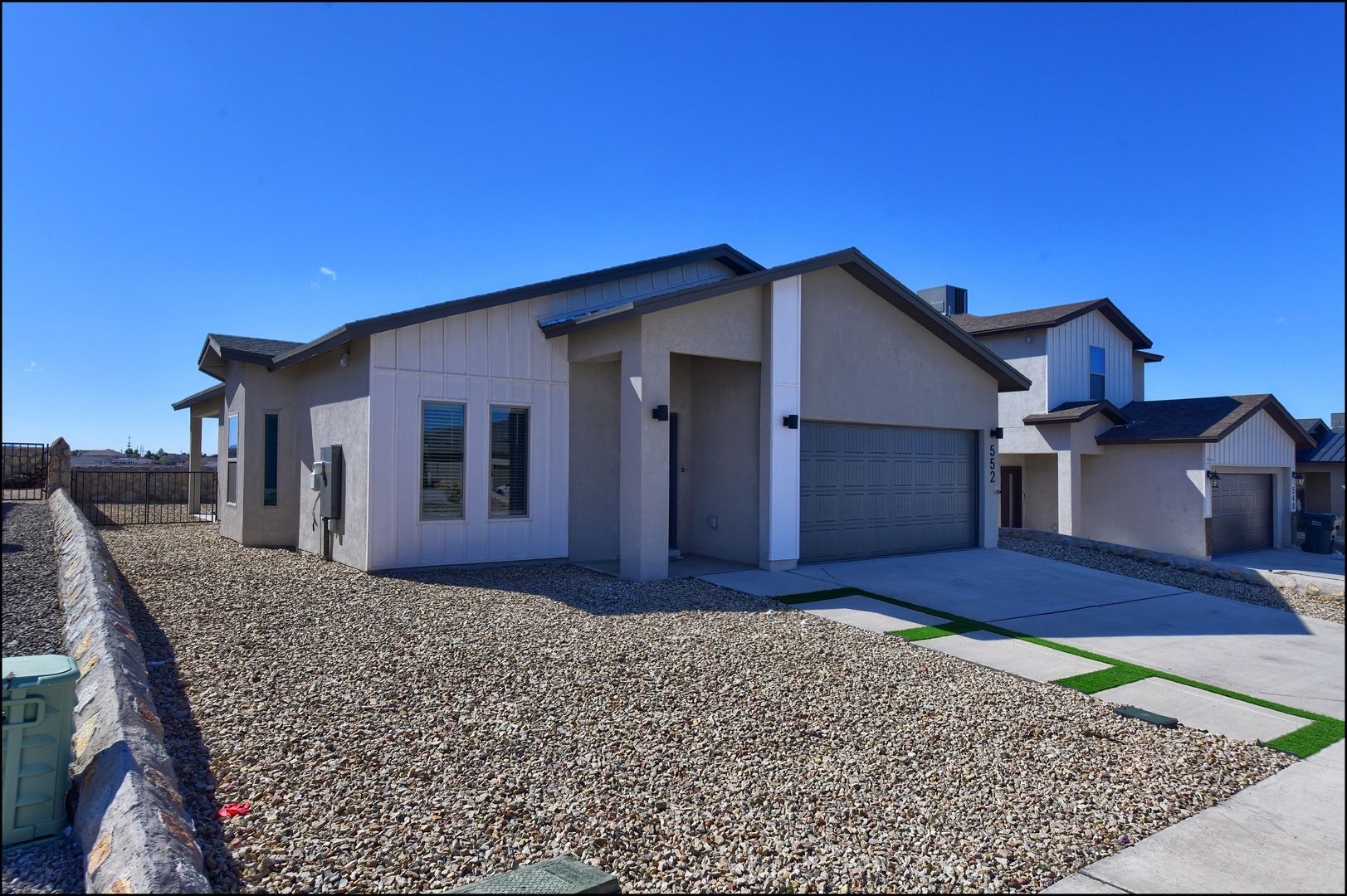 Canutillo House: 552 Logwood