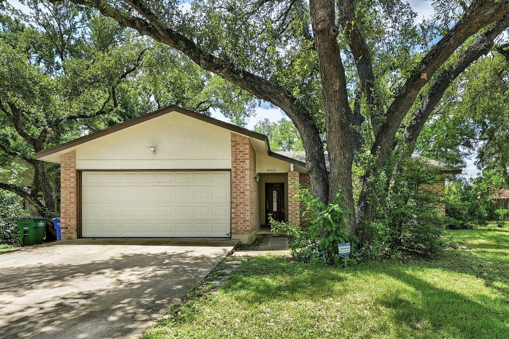 Austin House: 8903 Piney Point Drive
