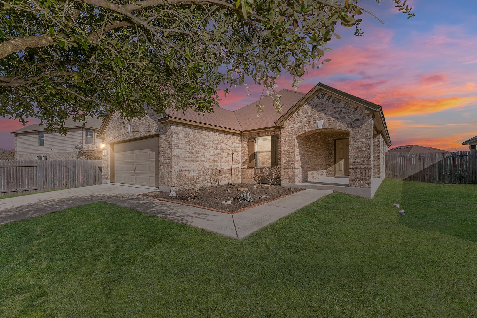 Round Rock House: 1141 Renaissance Trail