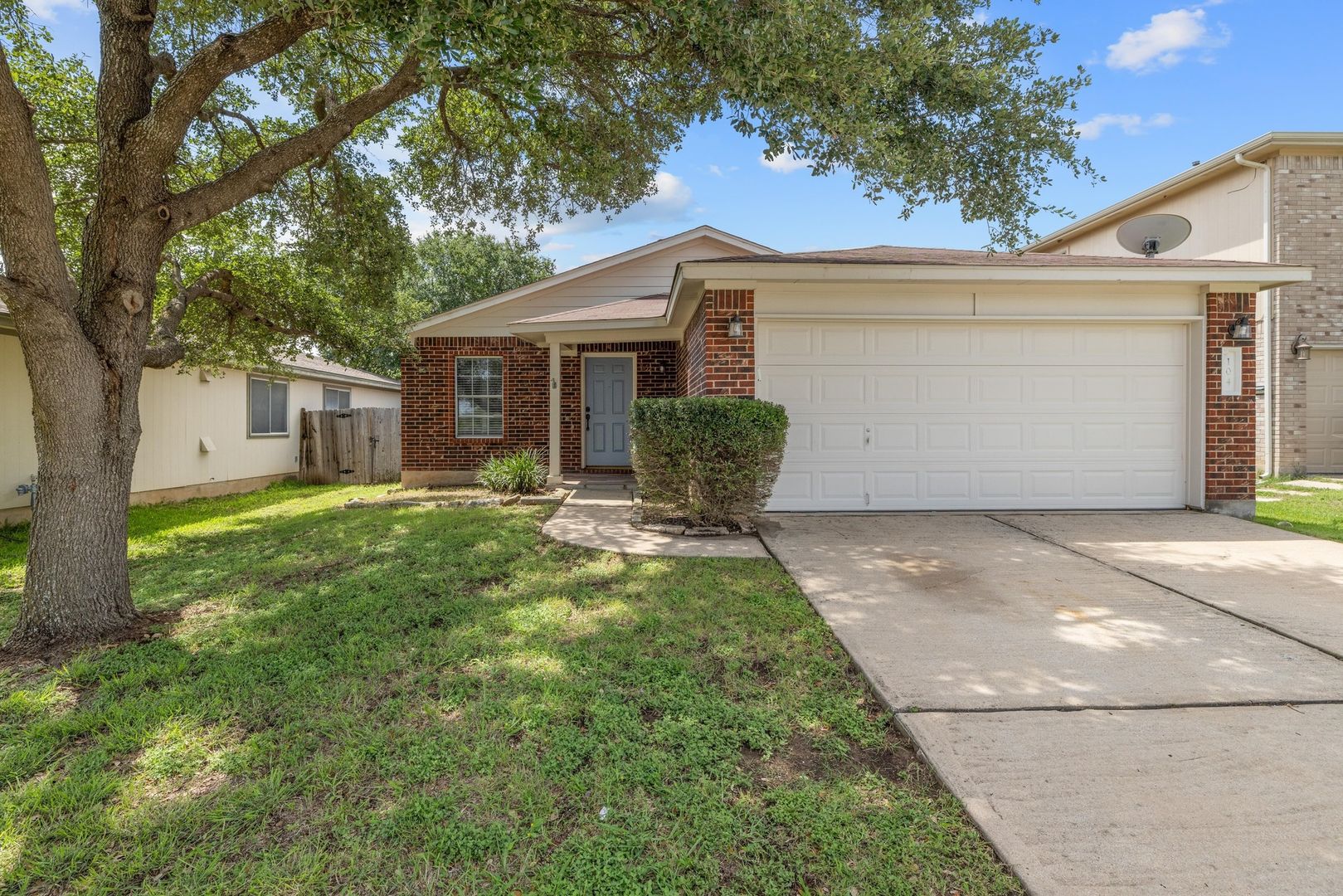 Leander House: 104 Brentwood Dr