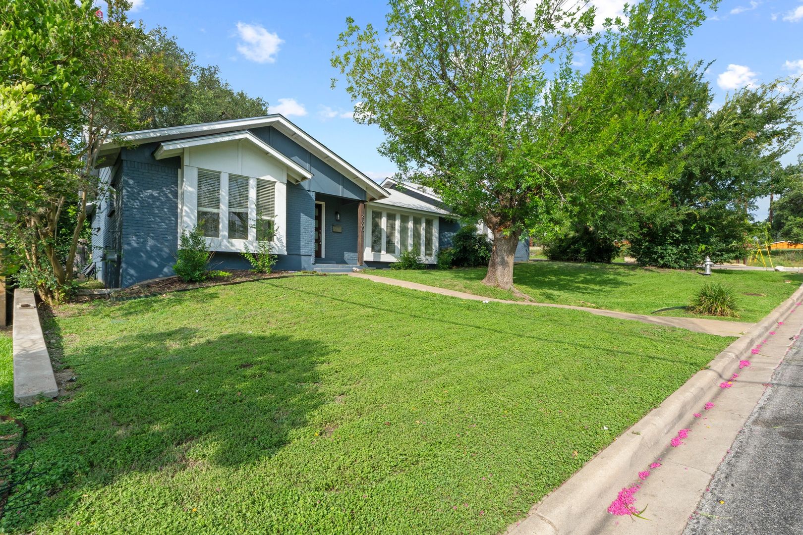 Austin House: 2505 Wilke Dr