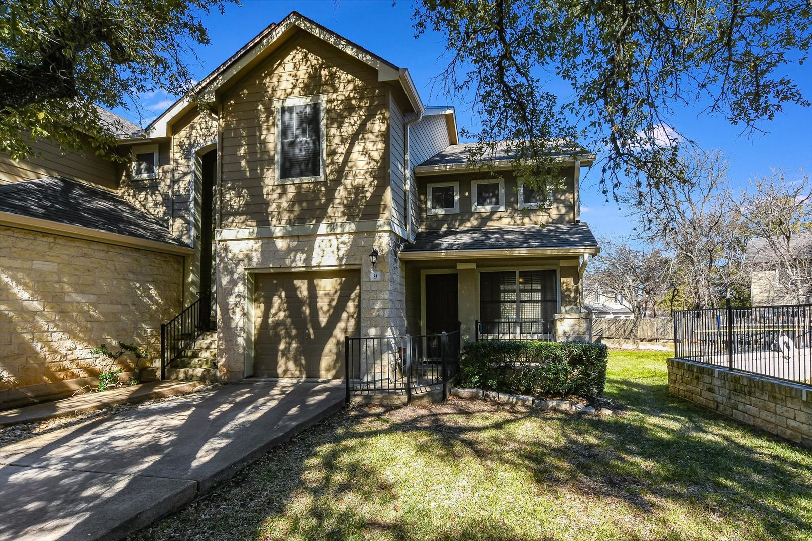 Austin House: 4400 Switch Willow
